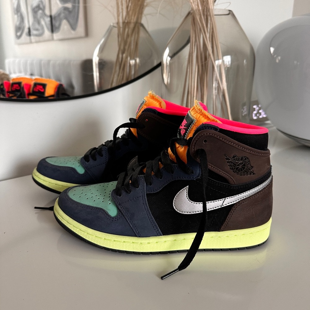 Air Jordan 1 Retro High 'Tokyo Bio Hack'